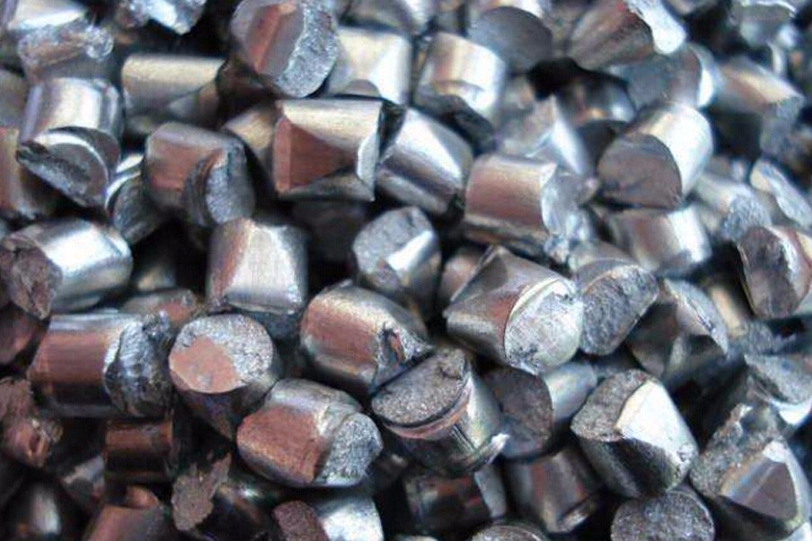 鋅產(chǎn)能過剩價格面臨下調(diào)風(fēng)險(xiǎn)！